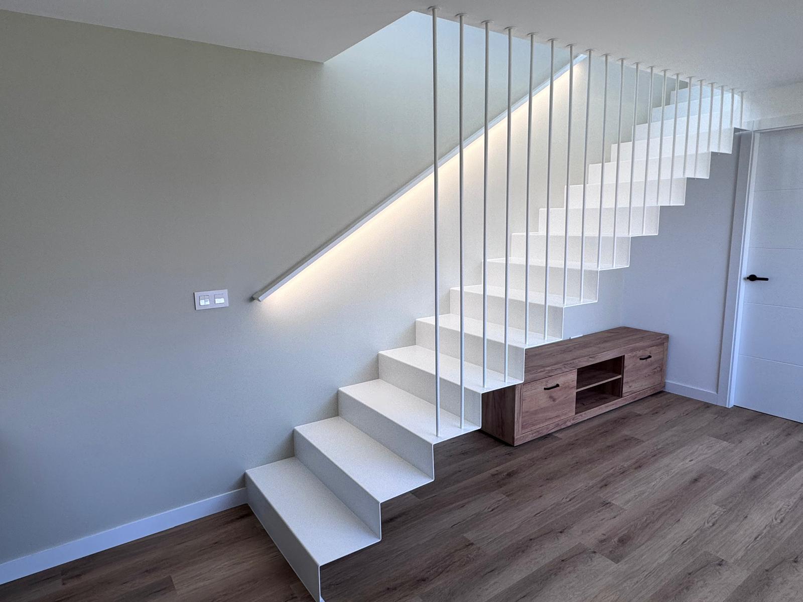 ESCALERA / LUZ Y CONTINUIDAD · Vista 1